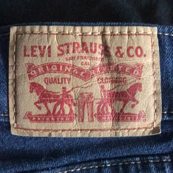 Levi’s, size 28, perfect condition! You don’t want to miss out!!! - Picture 4 of 5